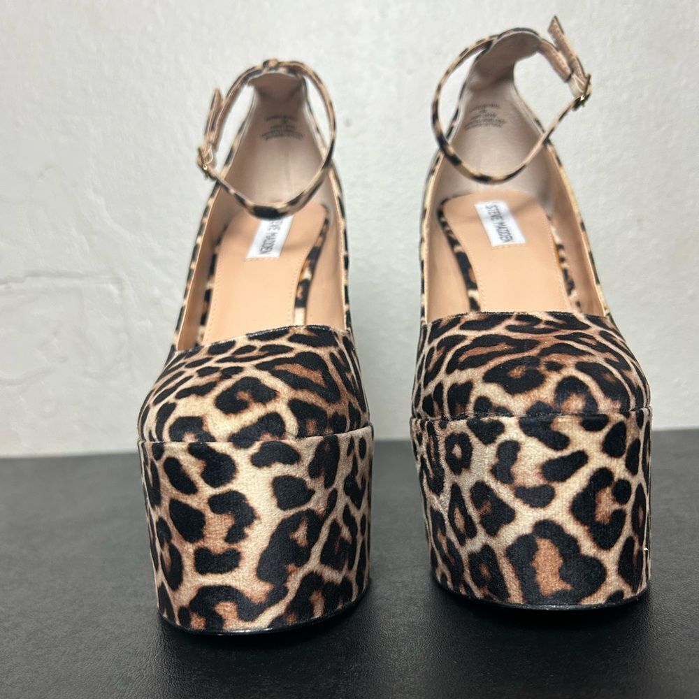 Steve Madden leopard velvet ankle strap platform pumps Size 10 - Picture 4 of 11